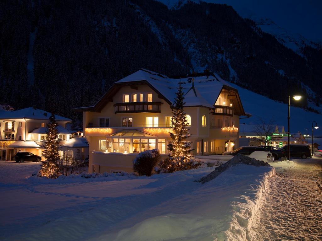 Hotel Neder Ischgl Esterno foto